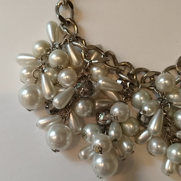 Jules Chunky Pearl Drop beaded Bib Necklace - Picture 4 of 16